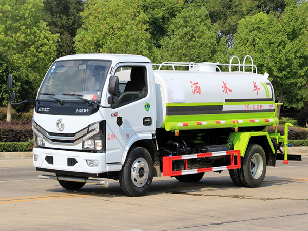 國六東風小多利卡5噸灑水車